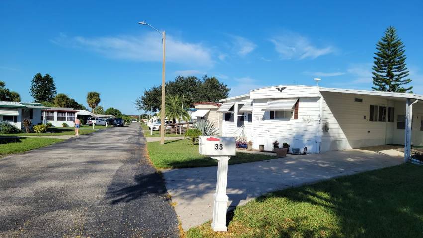 33 Rainbow Lane East a Dundee, FL Mobile or Manufactured Home for Sale